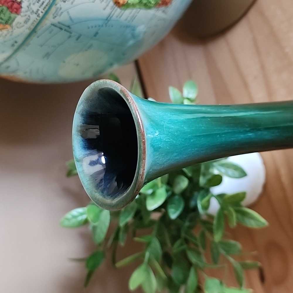 Vintage Blue Mountain Pottery BMP tall vase - Picture 2 of 8